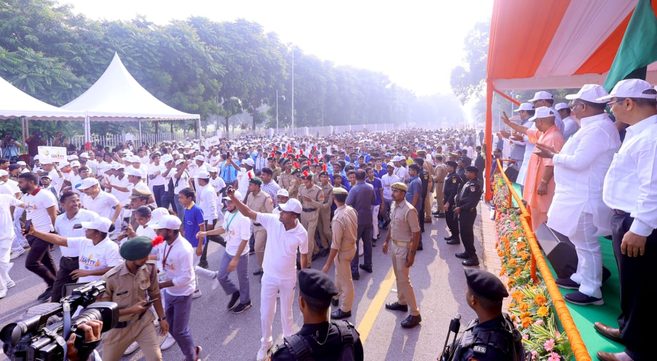 cm yogi during run for unity function in lucknow