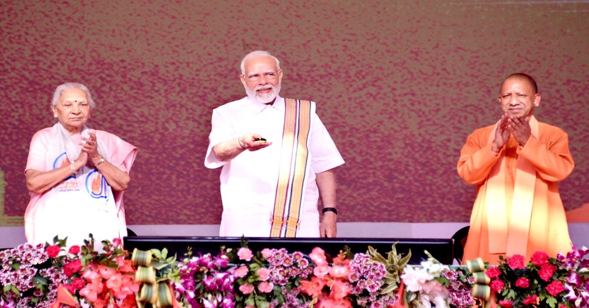 PM Modi in kashi with cm yogi and anandiben patel