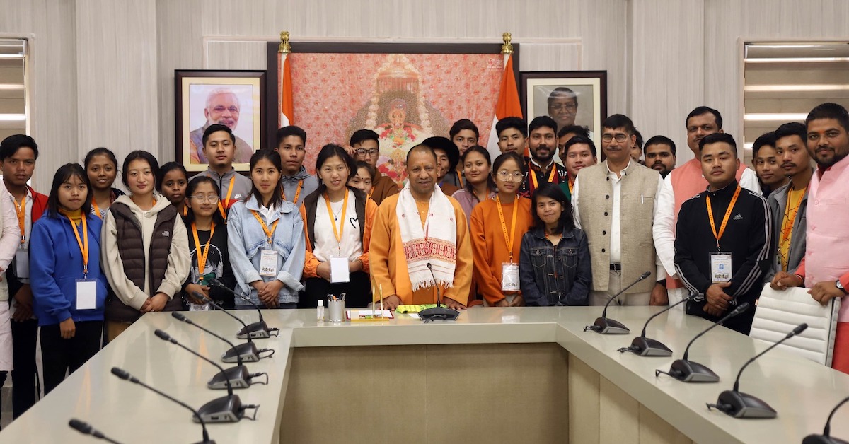 Group of students from North Eastern states met Chief Minister Yogi